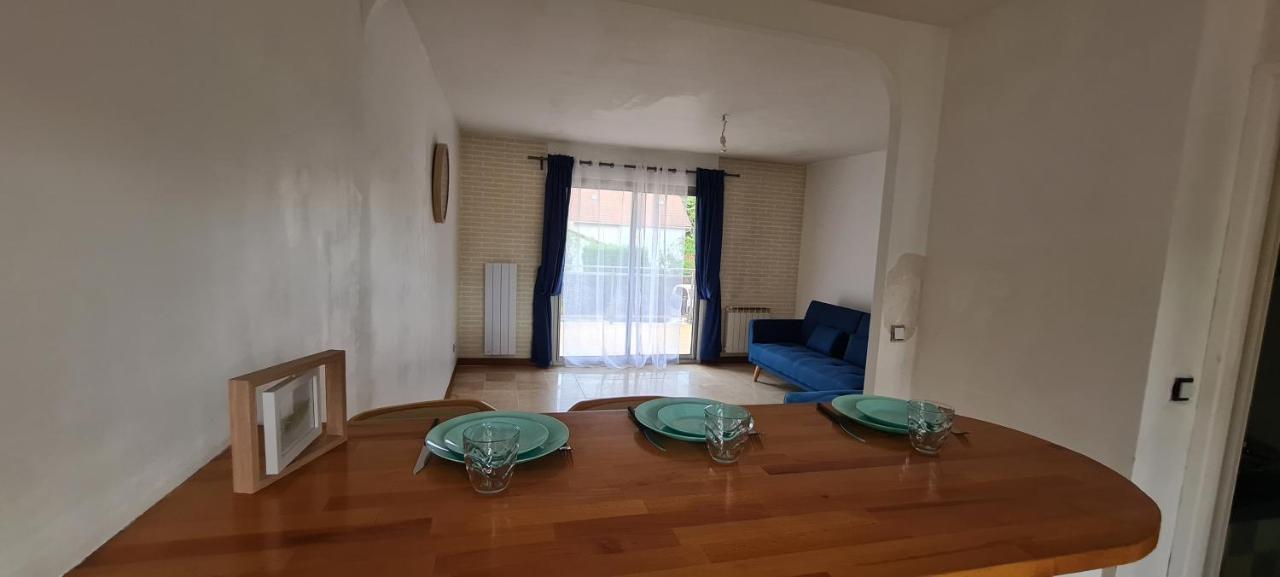Le Nonneville Aulnay-sous-Bois Esterno foto